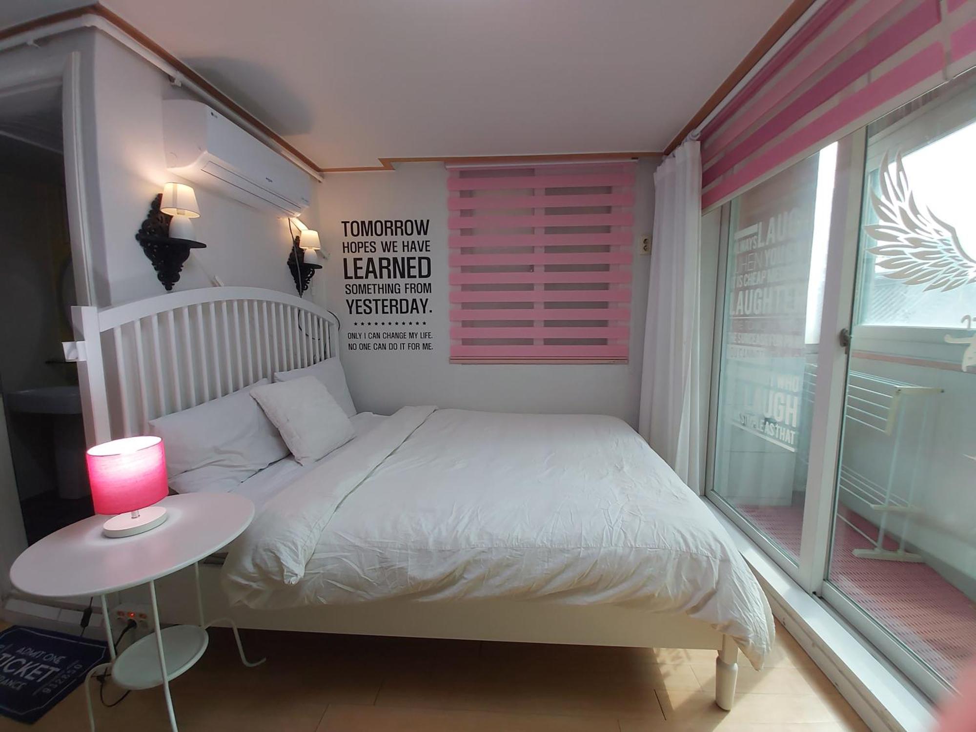 Han River Residence & Guesthouse Seoul Eksteriør billede